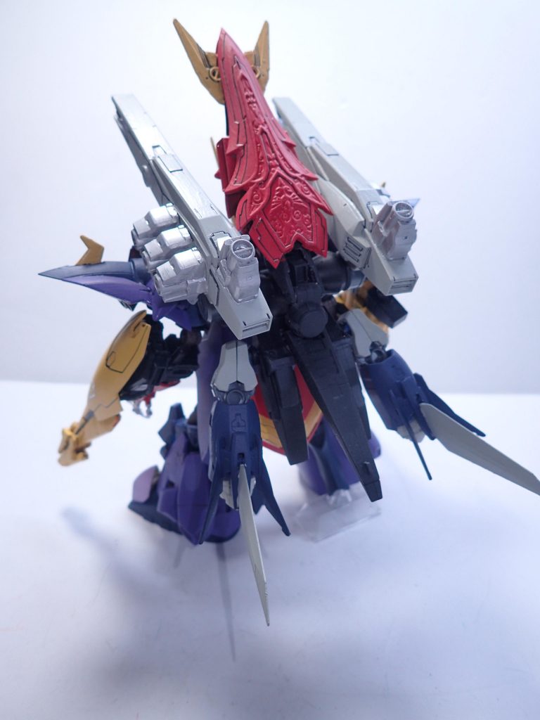 背面AGEフルグランサのグラストロランチャーに30mmのオプションパーツをつけて、あのイガイガした型部ランチャーを再現背中の超空間センサーはSDシナジュとGフレームシナンジュのシールドでできています。
