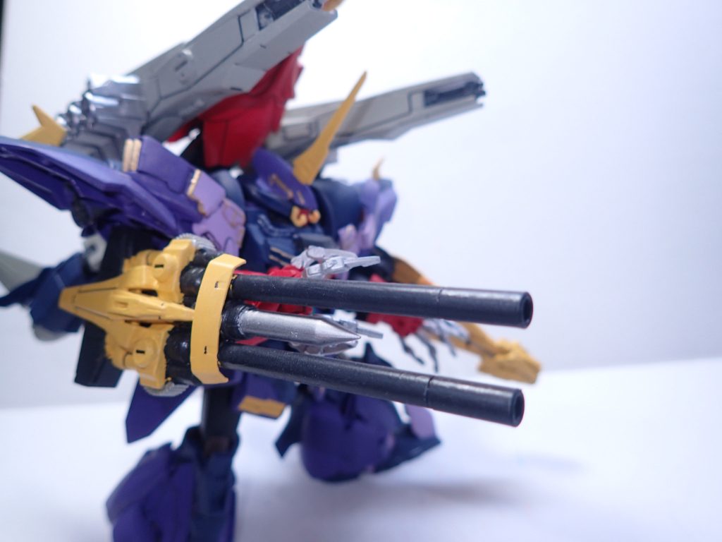 右腕武装:グラビティブレーカーとブレイクスピア