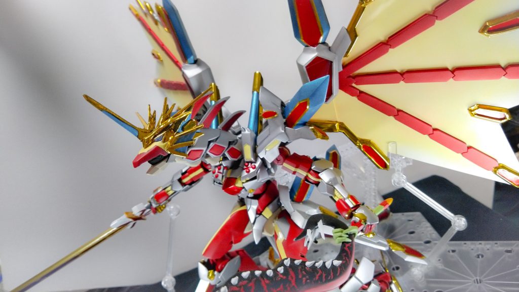 可動や塗装を考慮しないミキシングのため劇中のそれっぽいポーズを取らせるのにも苦労します