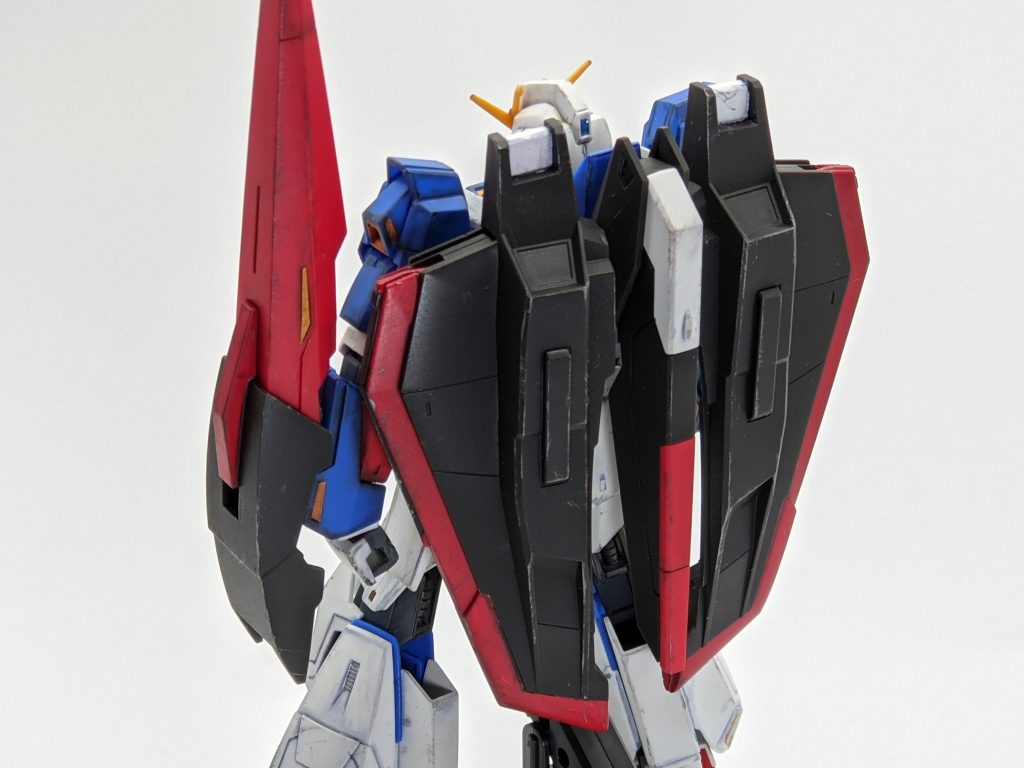 フライングアーマーの赤は、ピンクサフからの水性ホビーカラー筆塗りです。ピンクサフ、初めて使いましたが、かなりよかったです。