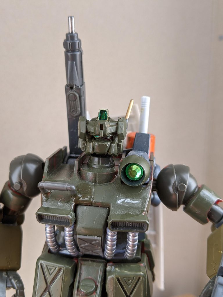 設定ではバイザーが閉じて狙撃モードになるのですが今回は動きません。