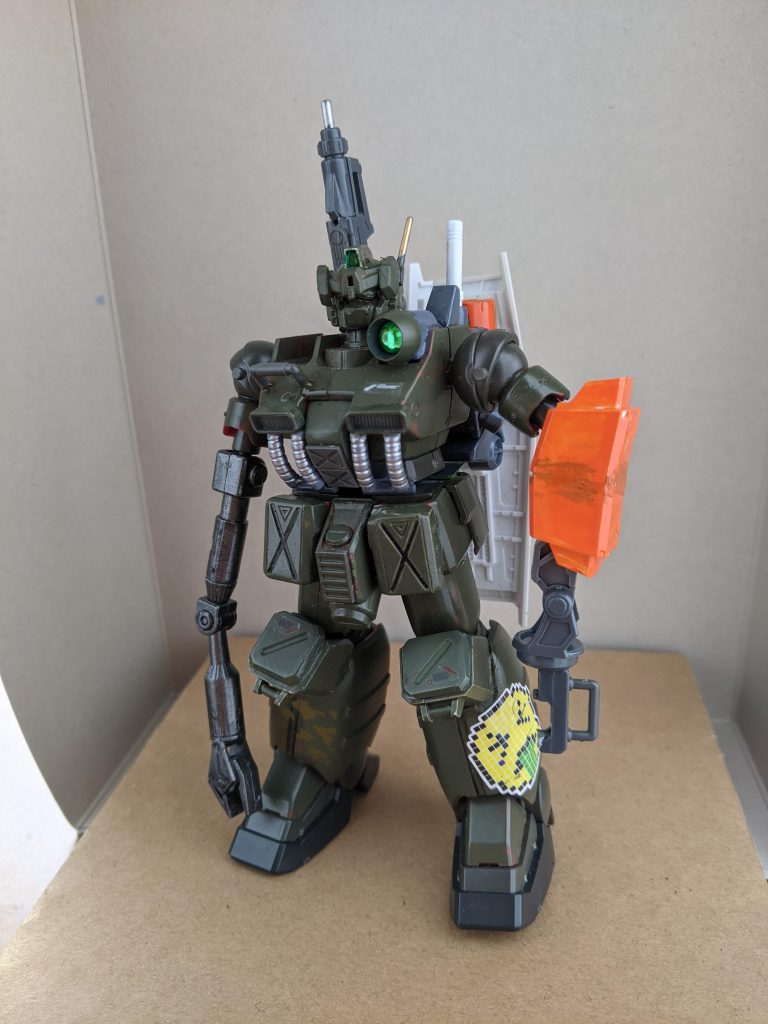 砲兵ガンデューク。トリガーをつかめるように無理矢理アームをのばしました。