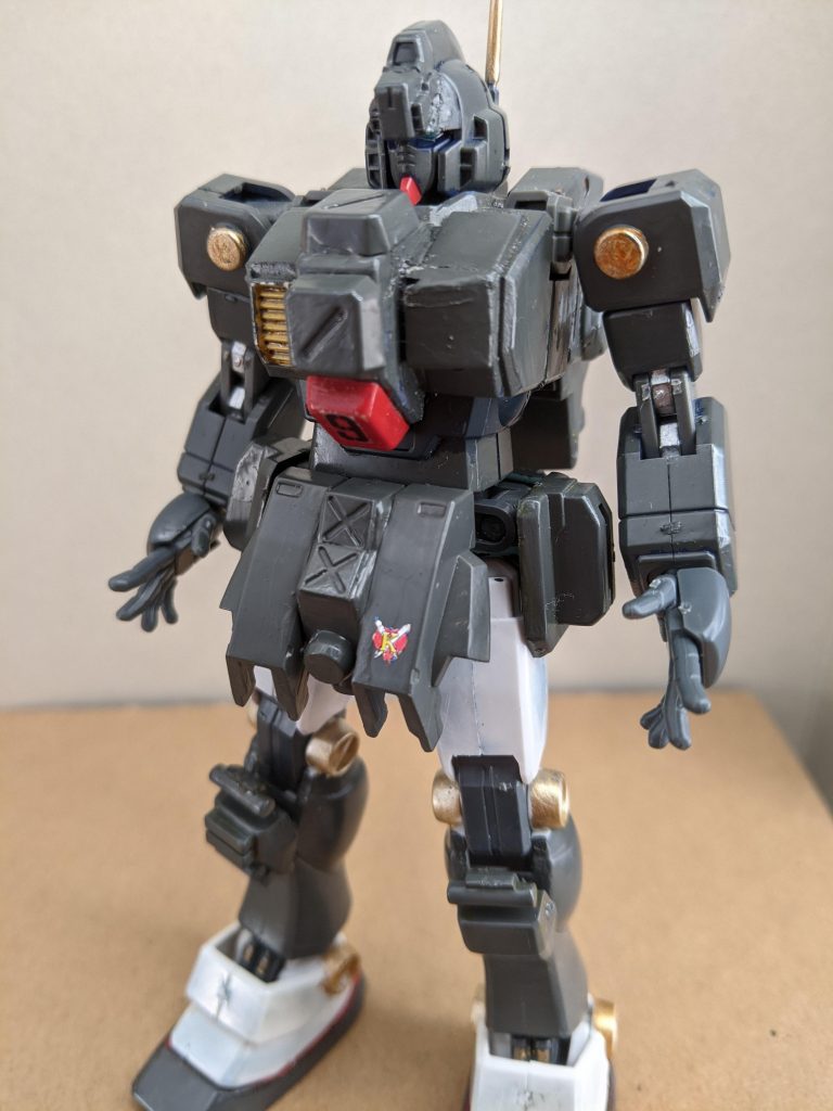 これのどこがジムかって?脚です。宇宙世紀に入り込ませたいので、設定を壊さないようジムを現地改修した、みたいな(板野さんではありません)。