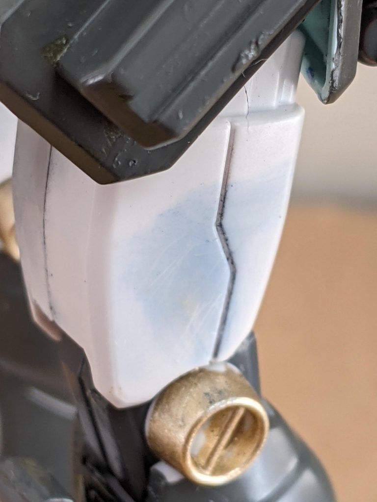 分かりづらいかな…ウェザリングした上から擦り傷をつけました。閲覧いただきありがとうございました♪