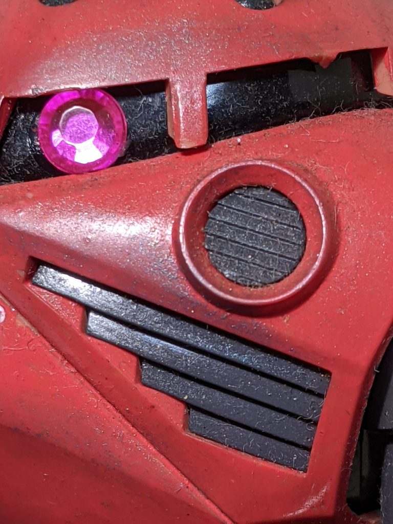 モノアイは百均の宝石シールです。けっこうひかるのでこちらもオススメ。閲覧いただきありがとうございました♪