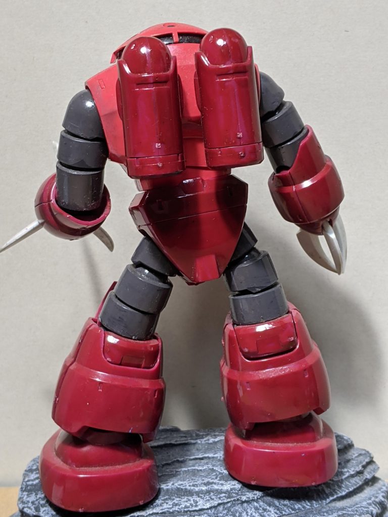 かなりシンプルな背面、好きですよ。