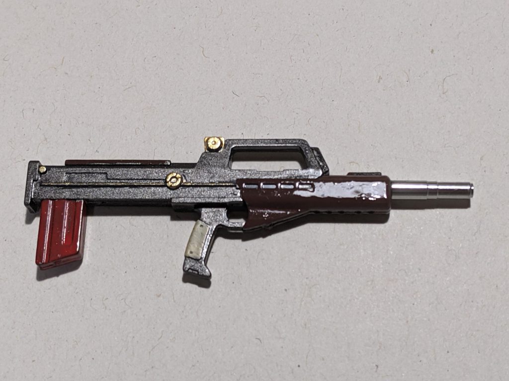 細かい筆塗りは楽しいですね。ちなみに銃口はシャーペンの先端パーツを移植しました。