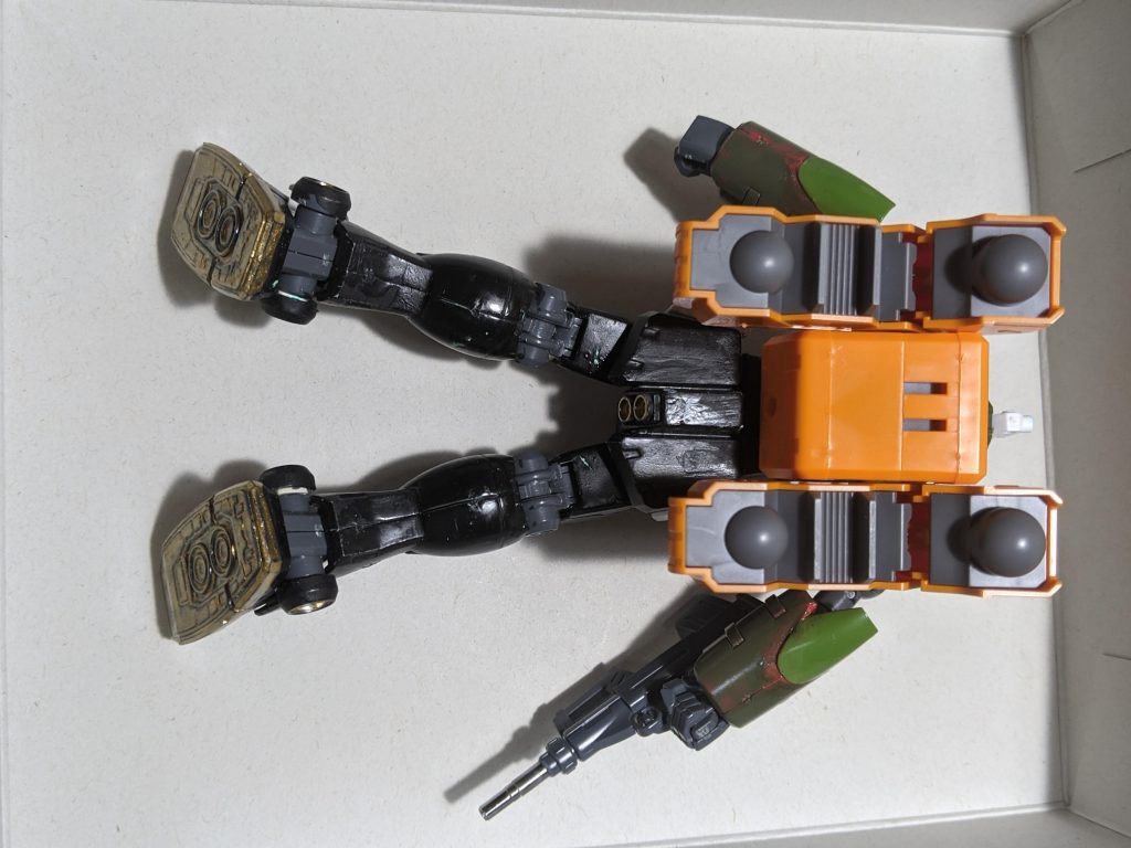 おまけ製作中です。ハロローダーをミノフスキークラフトにした人がかつていたでしょうか。