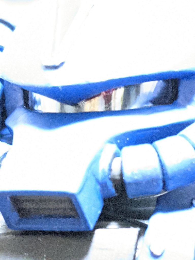 モノアイレンズ入れたらちょっと反射してしまいました(汗)