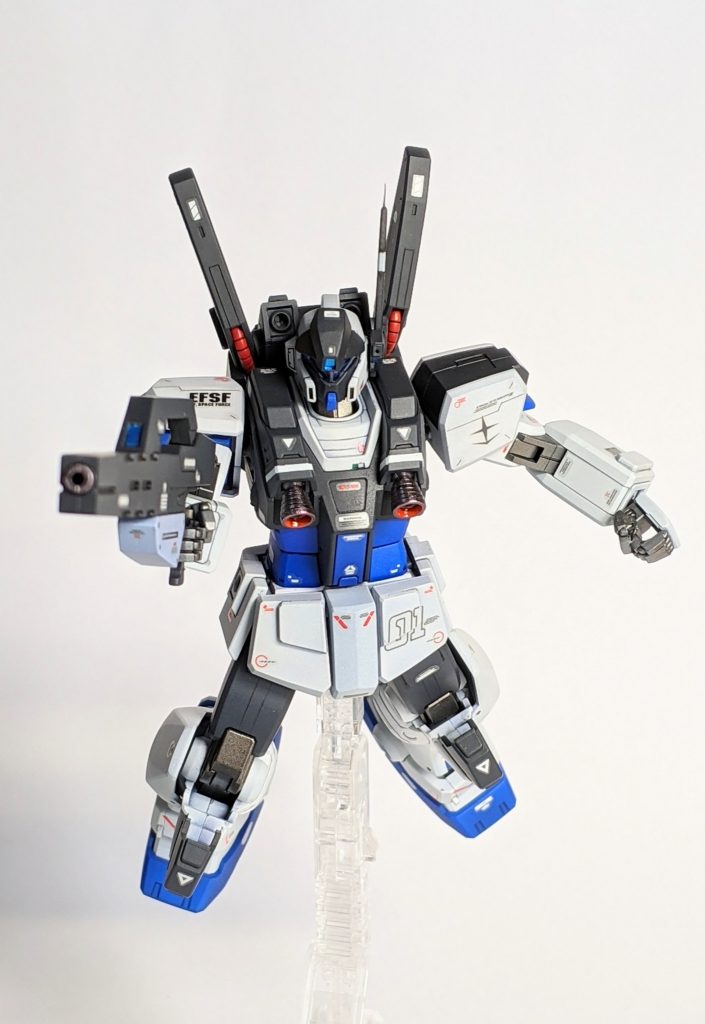 作中のワンシーンです。カスタムされてるとはいえジム系の機体でシャアと渡り合います。