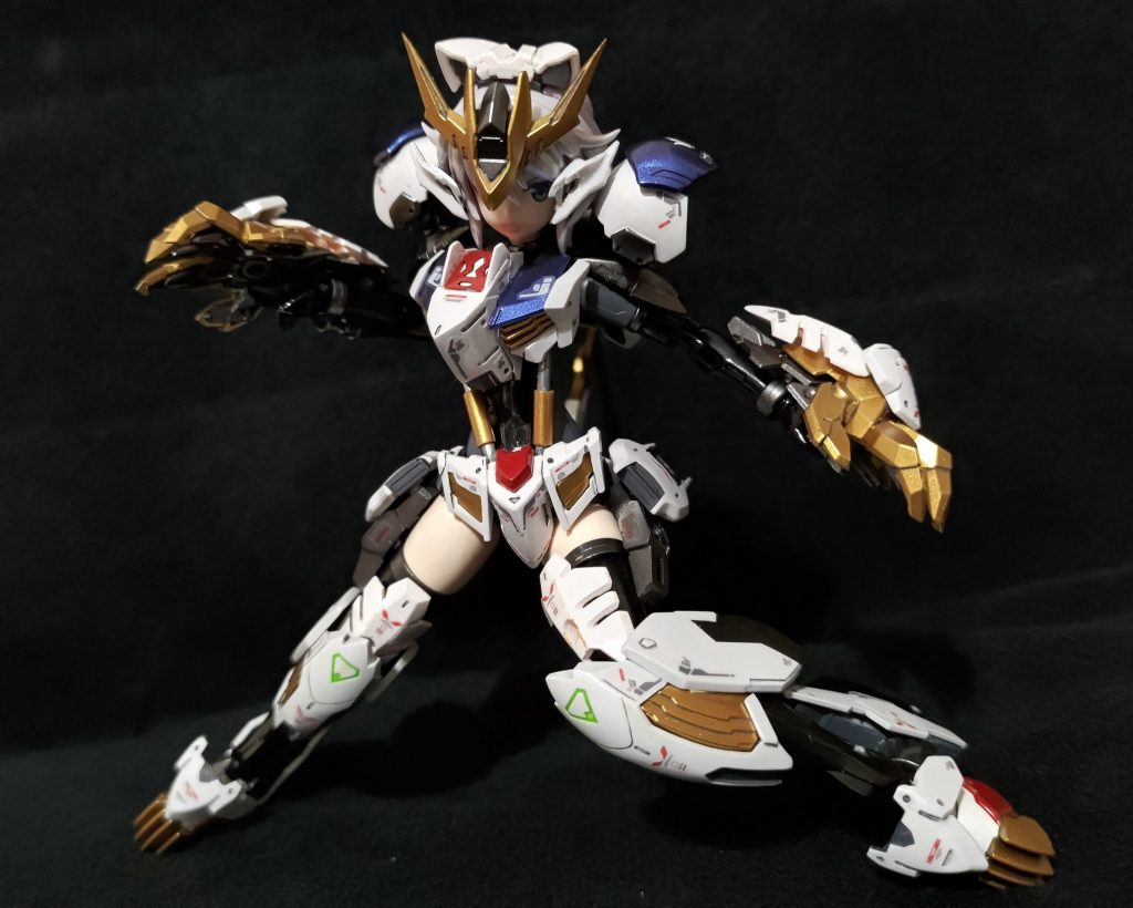 装甲が干渉して、可動域は改造前より遥かに狭くなってしまいました。次の機会があれば課題にしたいと思います。(リシェッタの再販待ってます)初投稿からガンプラ?な感じですが、興味を持って頂けたなら幸いです。最後までご覧頂きありがとうございました!