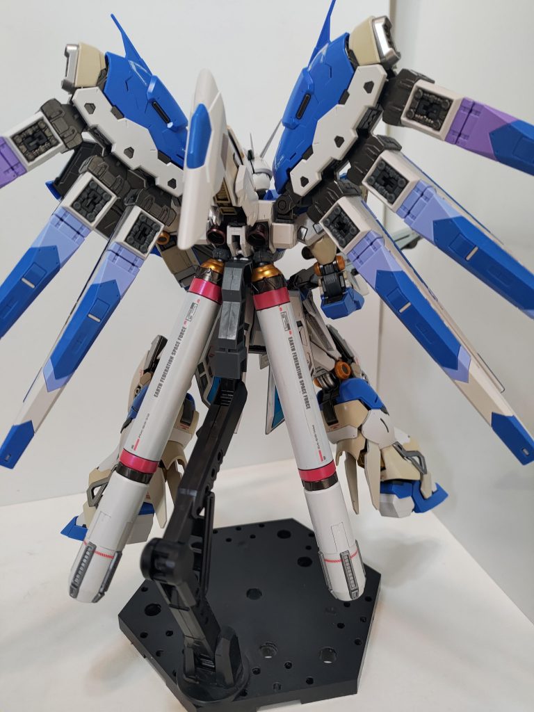 Hi-vガンダム–4枚目/制作者：Peter