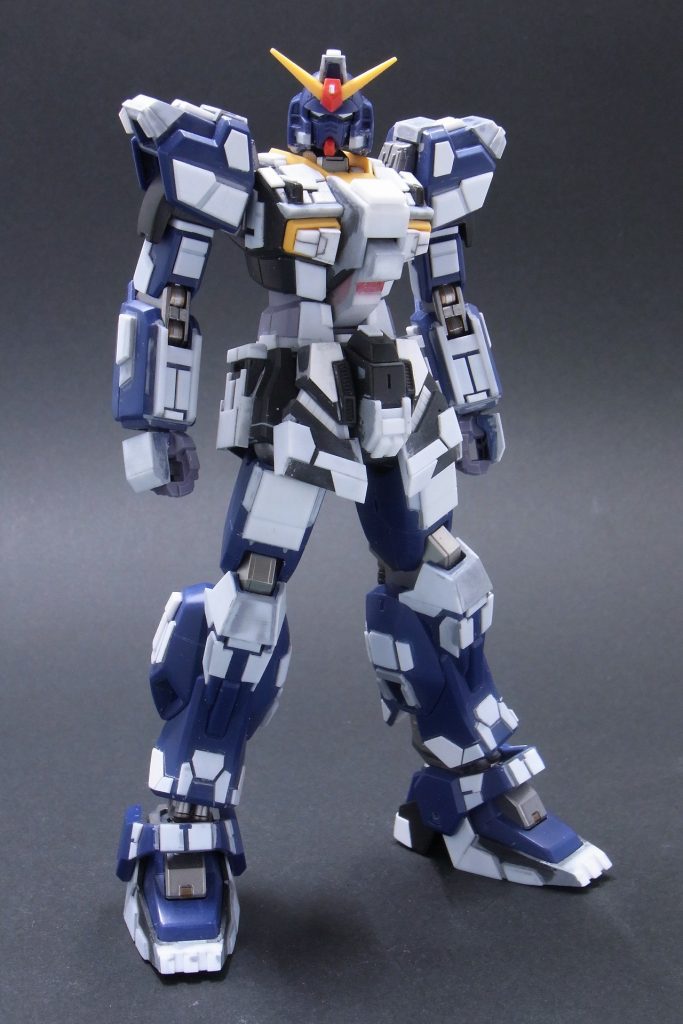 塗装前の全身像です。