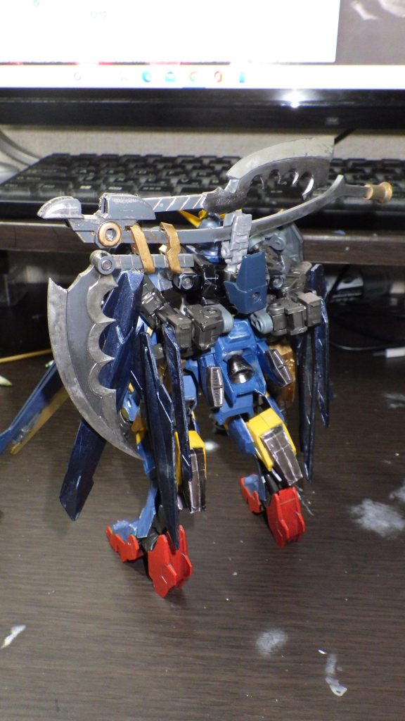 バックショット。前面にはローブバスターライフル、後面にはノーネイムライフルのブレイドドラグーンを配置しています。