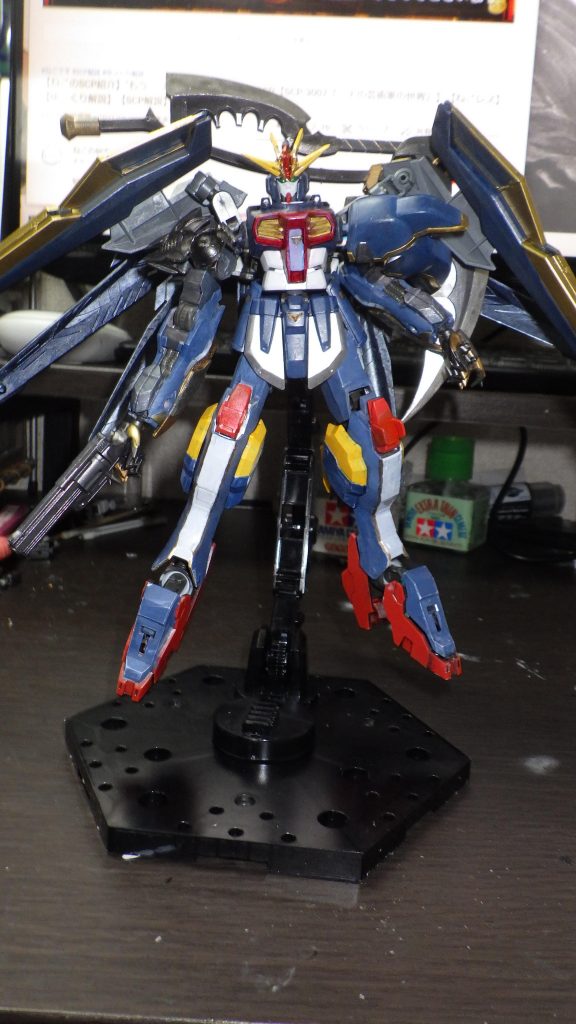 クローク展開状態。両肩の角度調整忘れてますね……。