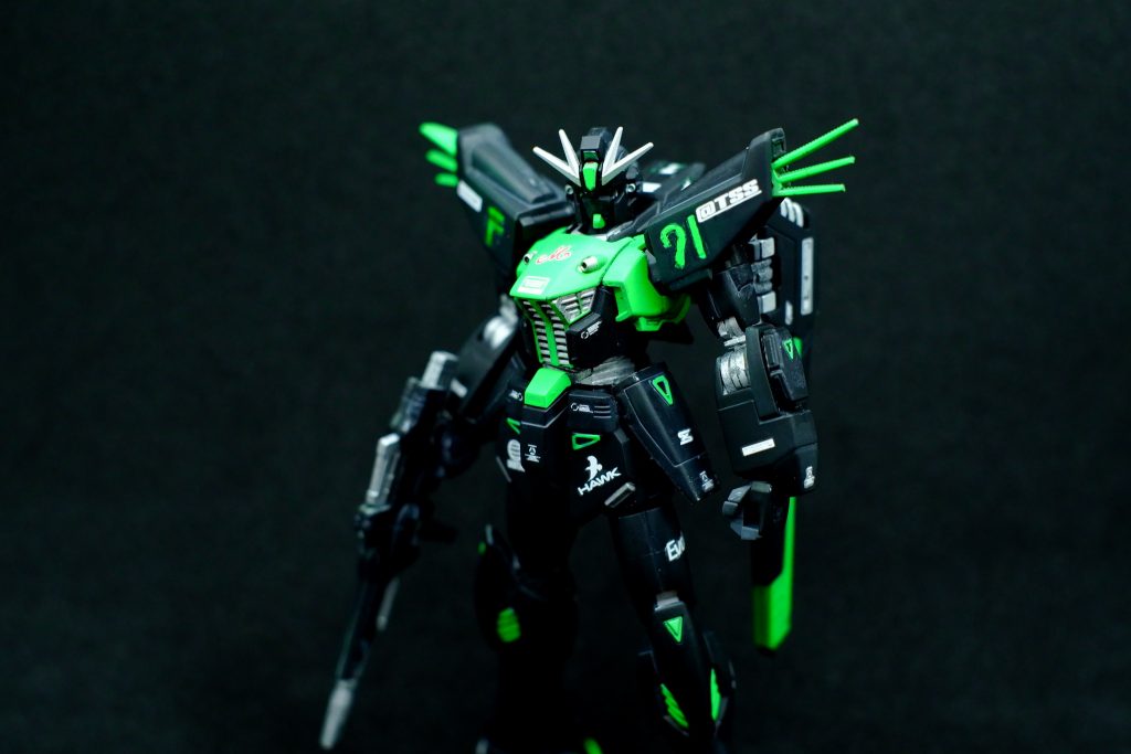 黒背景にしてもだいぶ印象変わりますね。