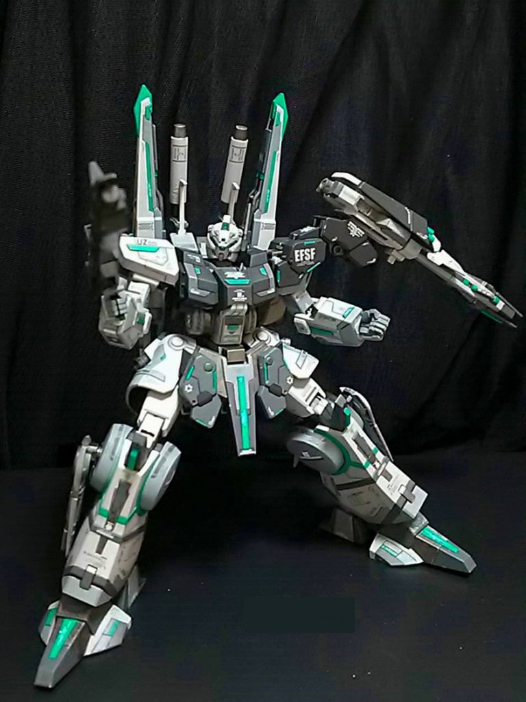 メガ・ビーム・ランチャーはリゼルから、肩・フロントアーマーはジェガンブラストマスターから移植。