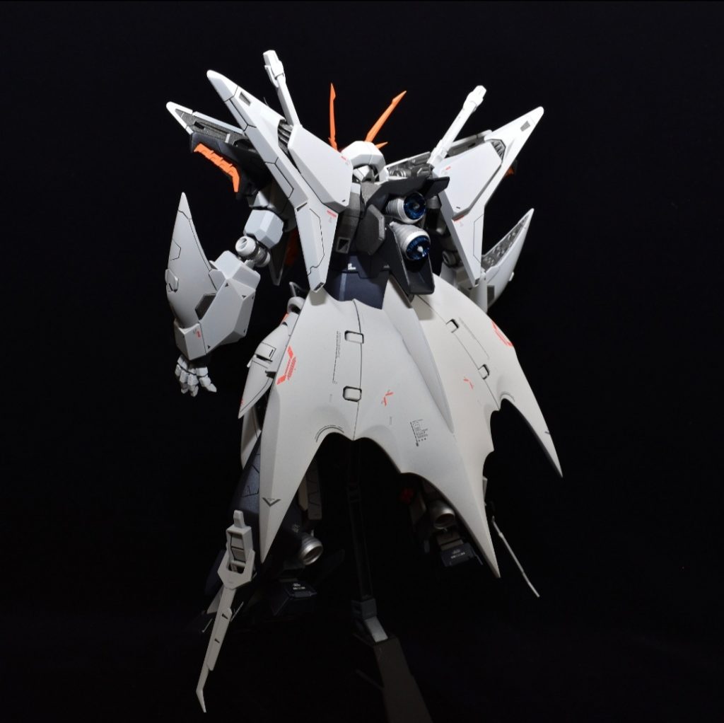 背面ミノフスキークラフト全削除デスサイズの羽を形状変更し、リアスカートに流用