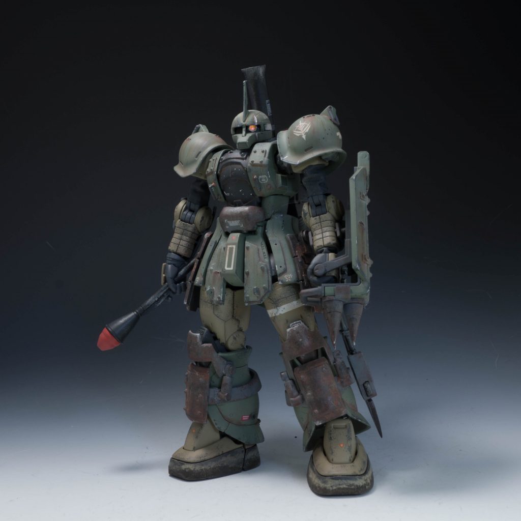 サブ兵装シュツルムファウストシールド裏に懸架している。