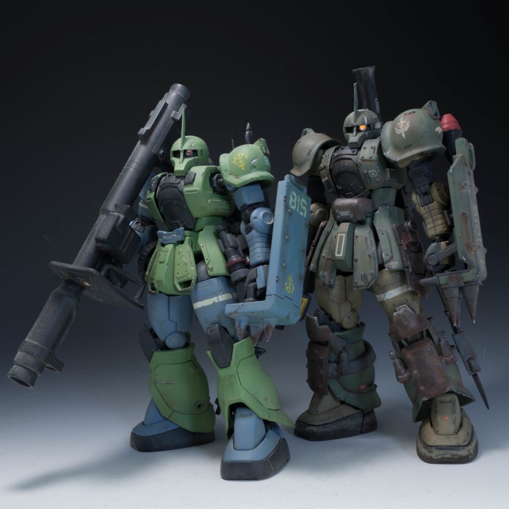 今回、初期に作成した、「ザク1スカーフェイス」を、現在身についている技術でリメイクしてみました。最後の写真は、初期に作ったスカーフェイスとの2ショットです。技術力の向上を実感しております。…各部を延長工作しすぎて、元のサイズから、かなり大きくなってしまってますね