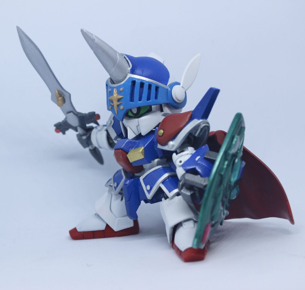 バイザーはプラ板によるスクラッチ。曲げるのが大変でした。