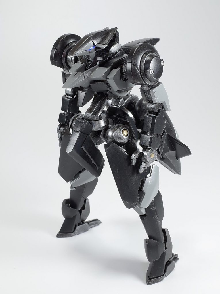 いつも通り足腰延長肩はジンクス股間と腿をパテで形状変えています。