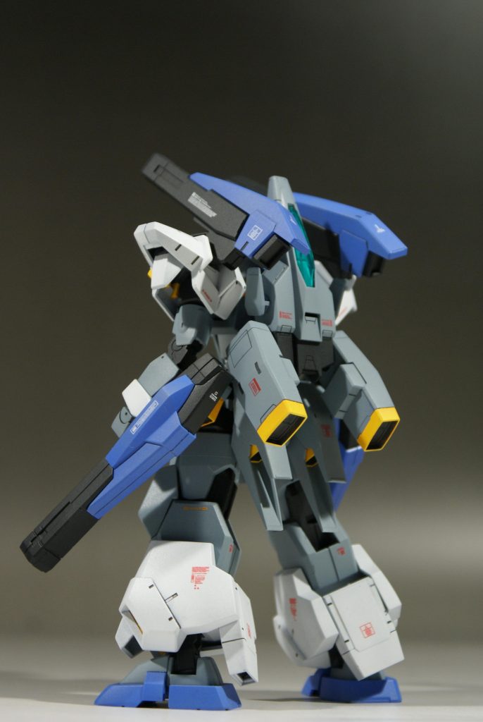 AGE-3は後ろ姿がめちゃくちゃ様になりますね。