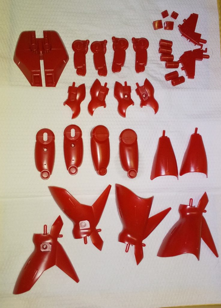 パーツはこれだけです。接着剤いらずの代わりにネジ止めが必要です。