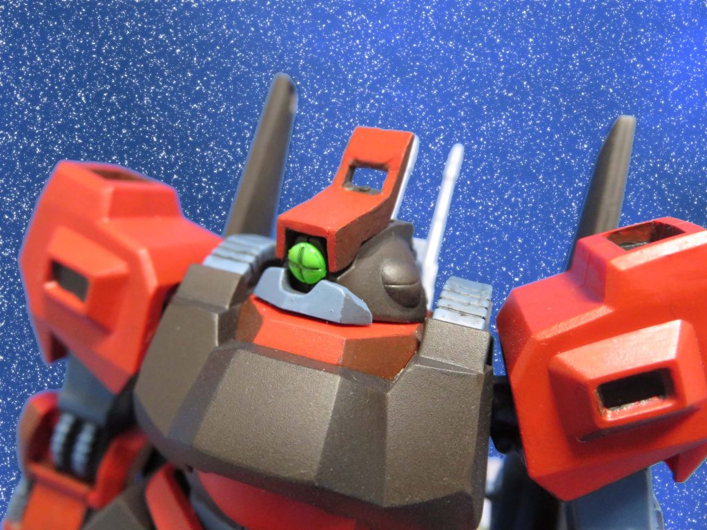 各種キットのトサカが気に入らないので、好みの形でリメイク。