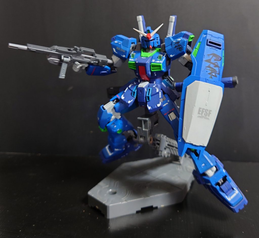 RG用のデカールを入手できたので、パーソナルマークは自作してみよう！と、なりました。既製品と違い粗い感じでしたが、クリアを数回重ねたら馴染みました！