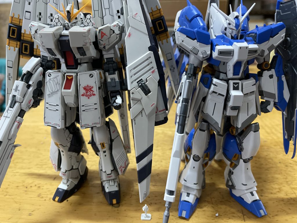 HI-νとν並べてみたそれぞれ良いキットです。