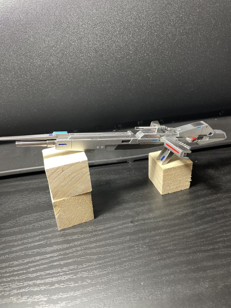 ハイパーメガランチャー。全体はスターブライトシルバーでところどころスターブライトアイアンで塗分け。細かい所はエナメル筆塗りしました。