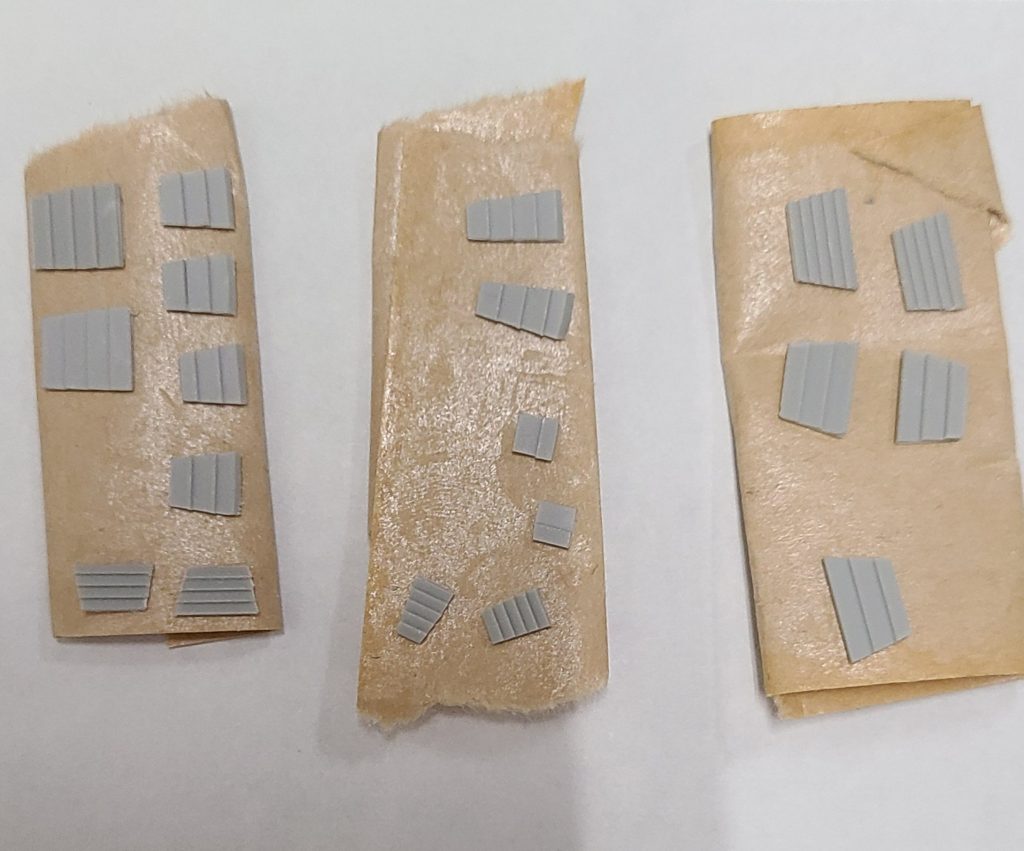 安っぽい作りだったスラスター等々を波プラ板で工作