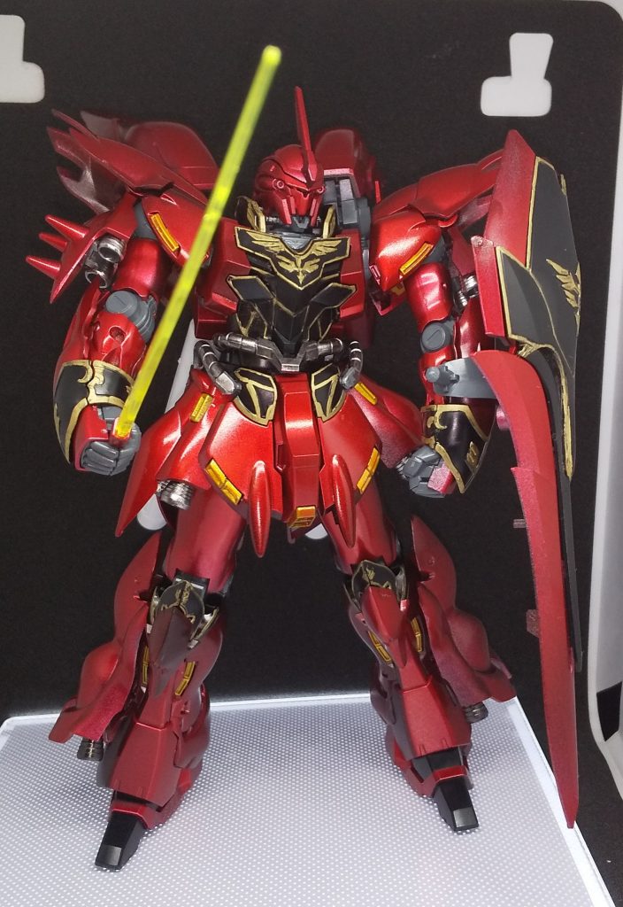 黄色のパーツをクリアオレンジでスプレー塗装しました。パイプはマーカーでガンメタ塗装しました。