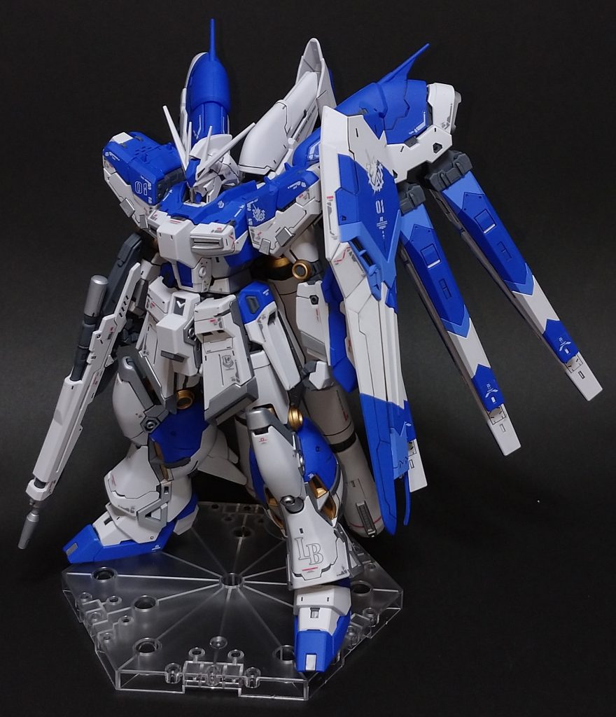 素組みで立たせているだけでもカッコ良すぎです。