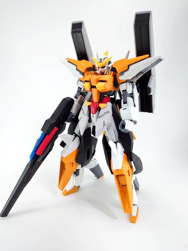 アーマードッキング機体名にキュリオスと付いてますが、ドッキング時はアリオス、ハルートに似ているシルエットをしています