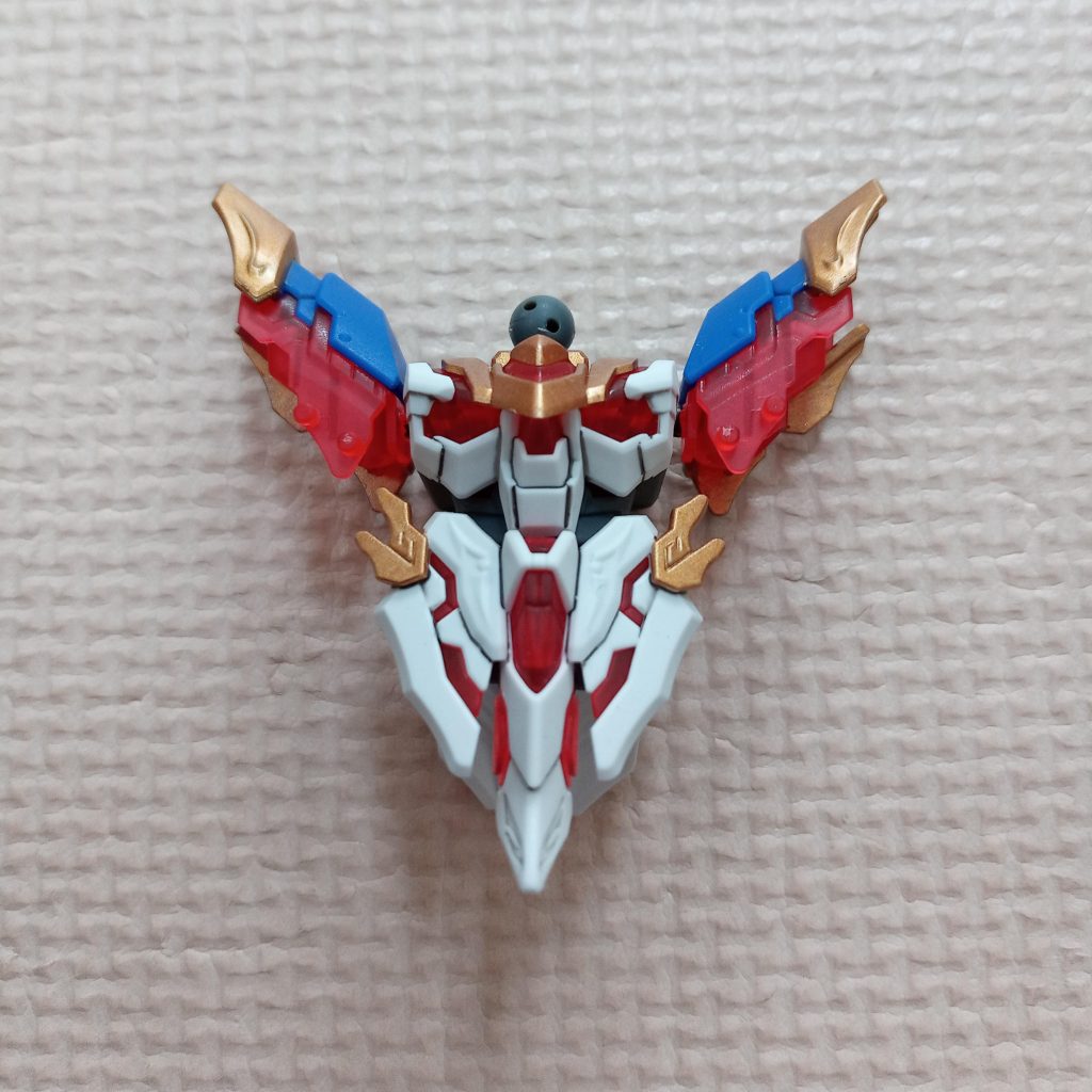 今回は組み立つつ塗装も進めました。この鎧感がたまらない…!