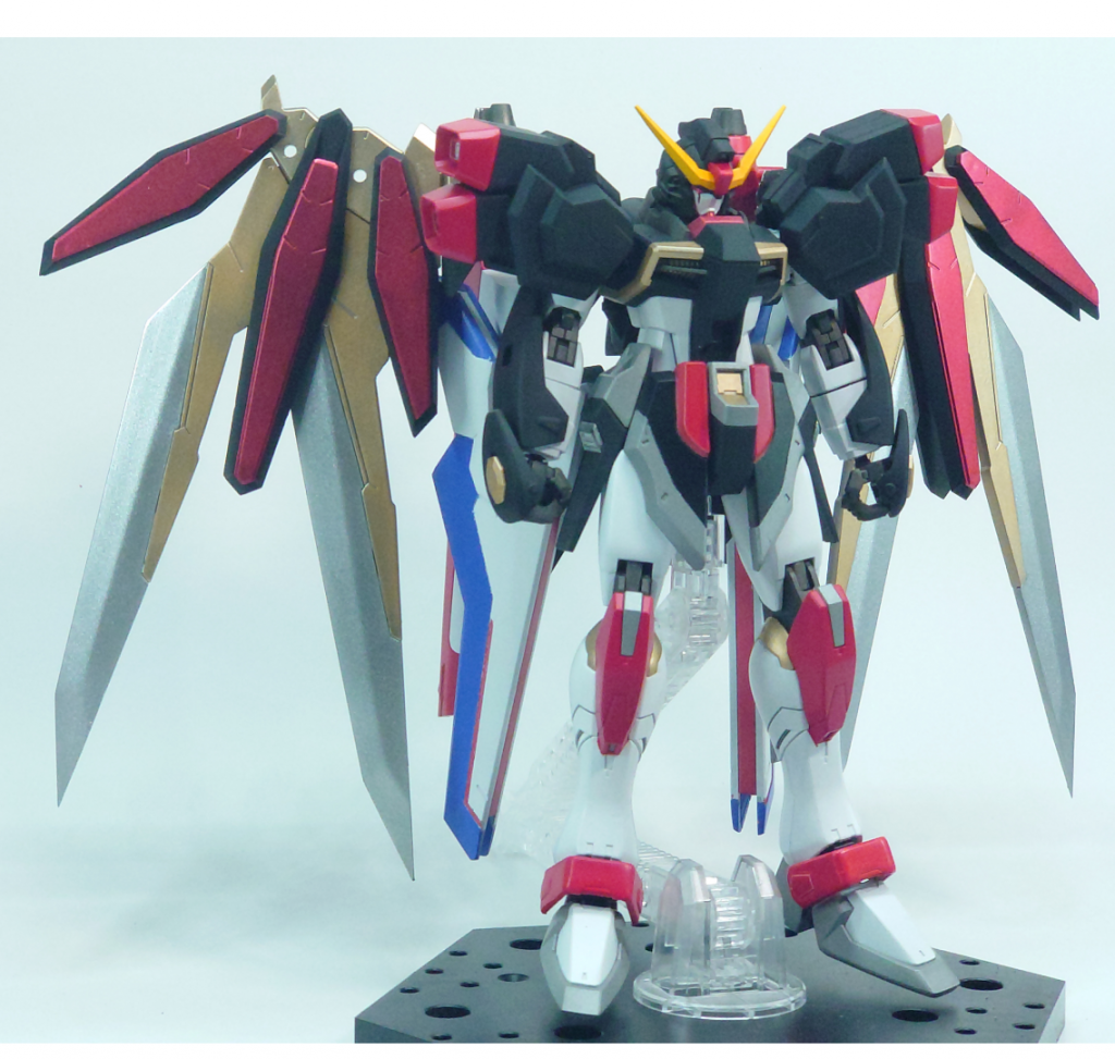 羽が横に大きくて全身が上手くフレームにおさまりませんw広げればさらに大きくなっちゃいます