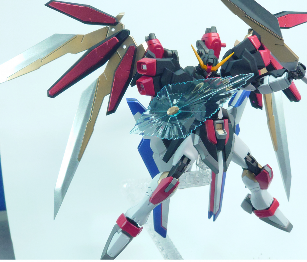 シールドはビームシールドを採用ライフルは腰にマウントできます