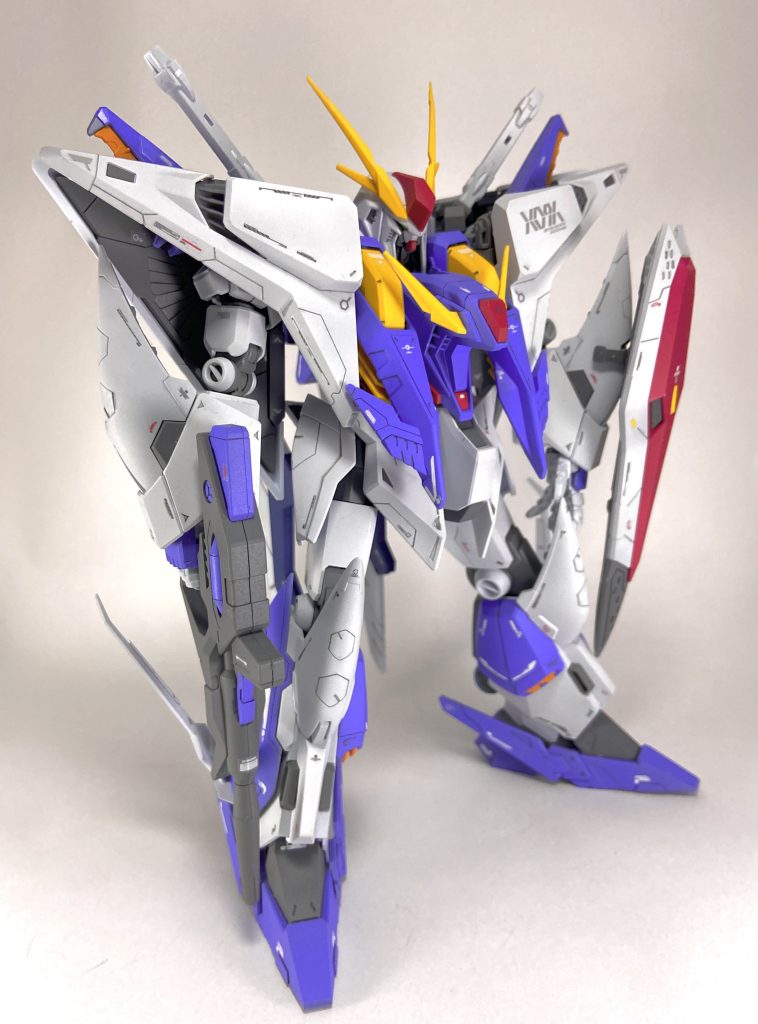 ブルーの色は紫と青の中間のカラーを表現できるようにこだわりました。個人的には満足のいく青に仕上がりました。