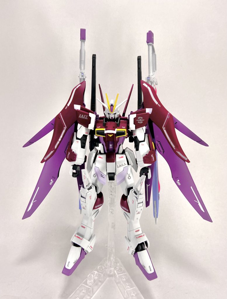 完全再現ではなく、足のビームブーメランや、バックパックのビーム砲など自分の好みで少しづつデザイン変更してます。