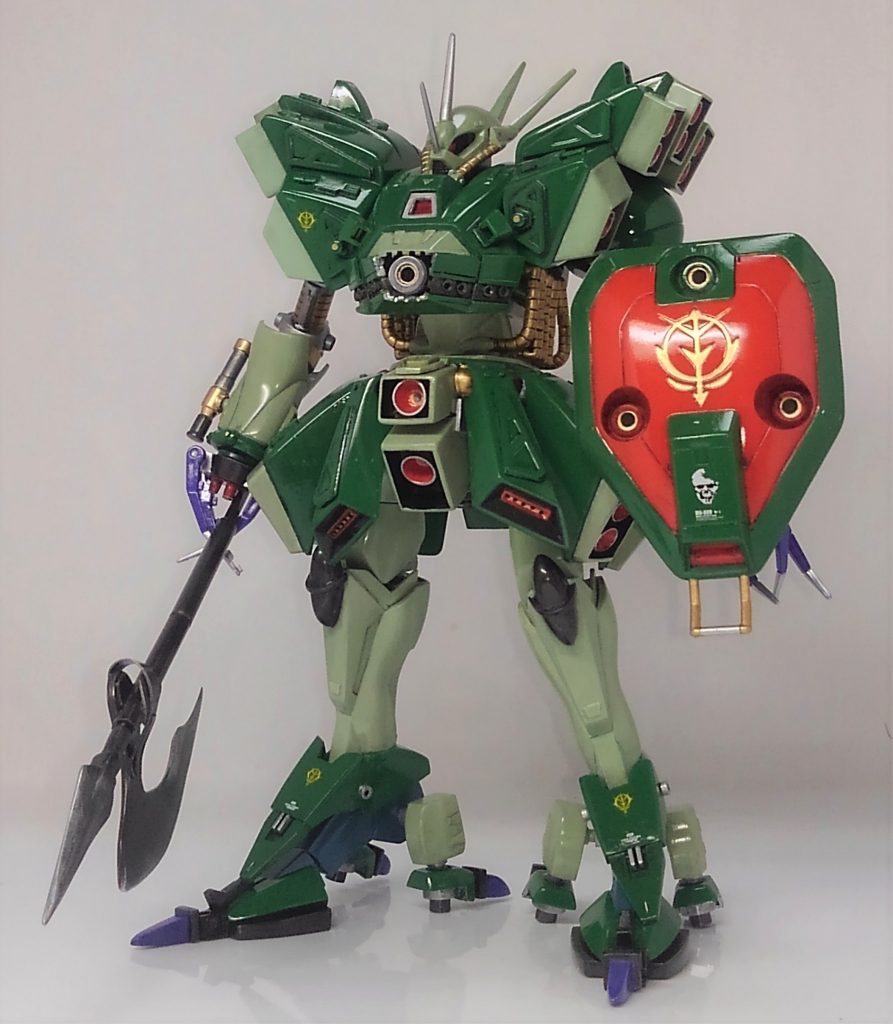 かなりいじりましたが、ミネバと合体するので光沢でトップコートしました。ちょっと合って無いですね。単体だとやっぱりつや消しでしょうか。気が向いたらつや消し仕上げにするかもです。