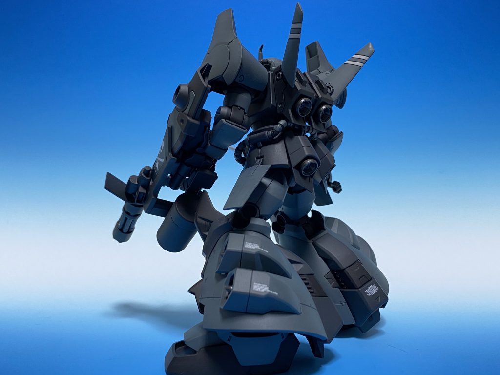 ジャーマングレーで塗装してます。