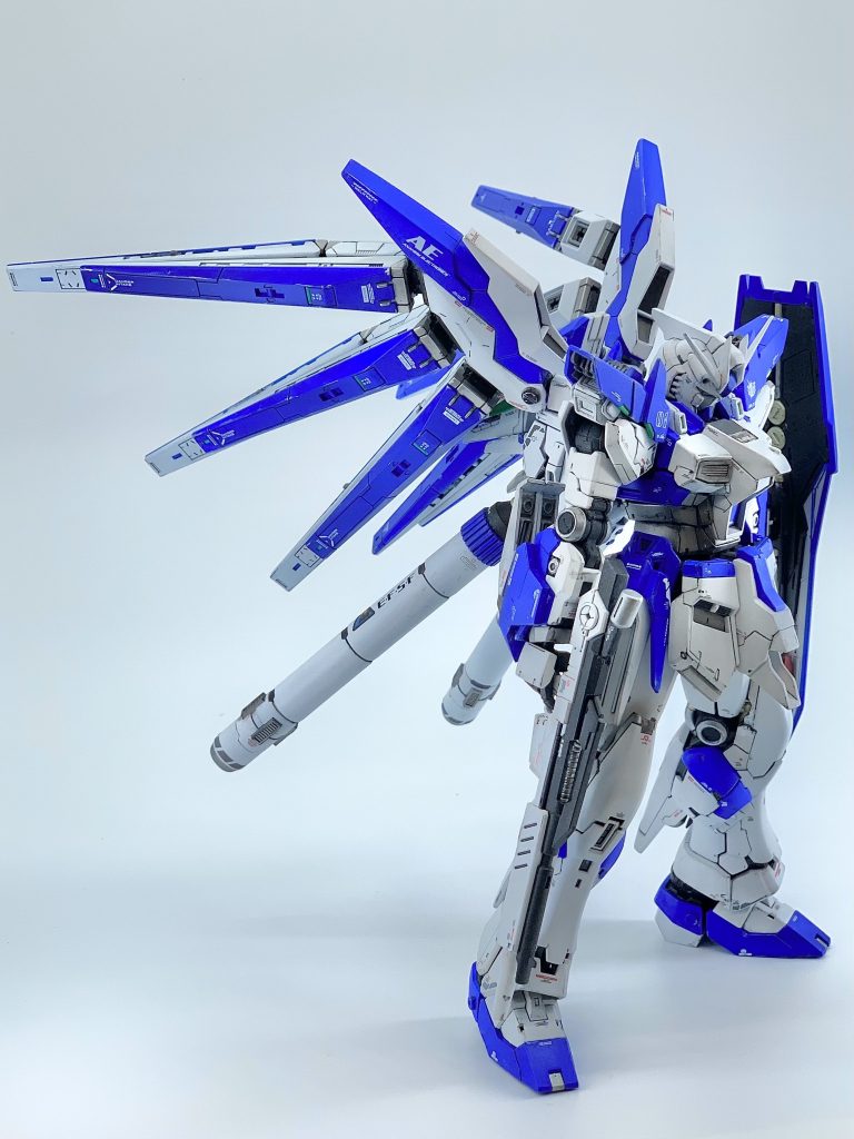 Hi-νヴレイブの象徴的なパーツとM.S.Gのプロペラントタンクをミキシングして制作、ディテール追加はほぼしてません。掘り直しとディテールアップパーツを少し追加した程度です。