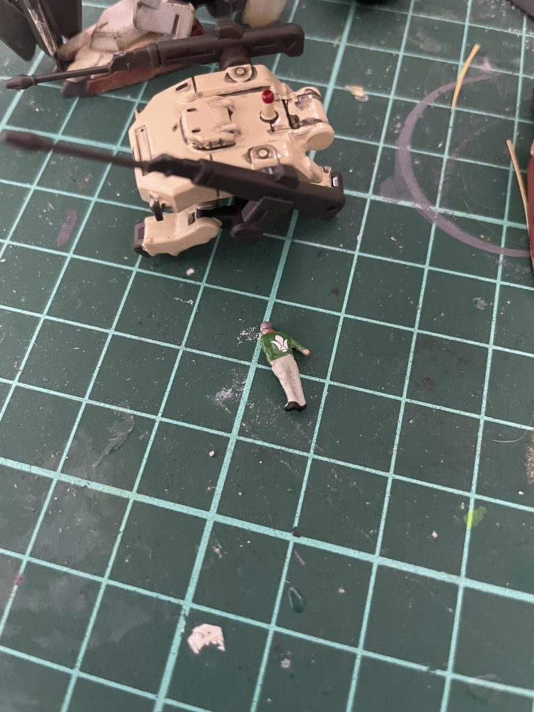 人形は筆塗りとデカール。