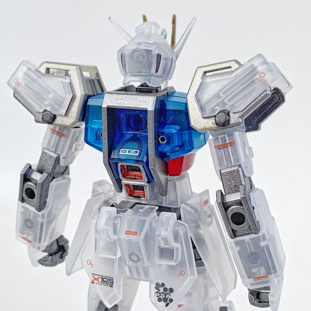 ソリッドクリアのパーツ含め半光沢クリアで仕上げたので透明度はやや落ちていますが、デカールの視認性が上がったので結果オーライかなと。