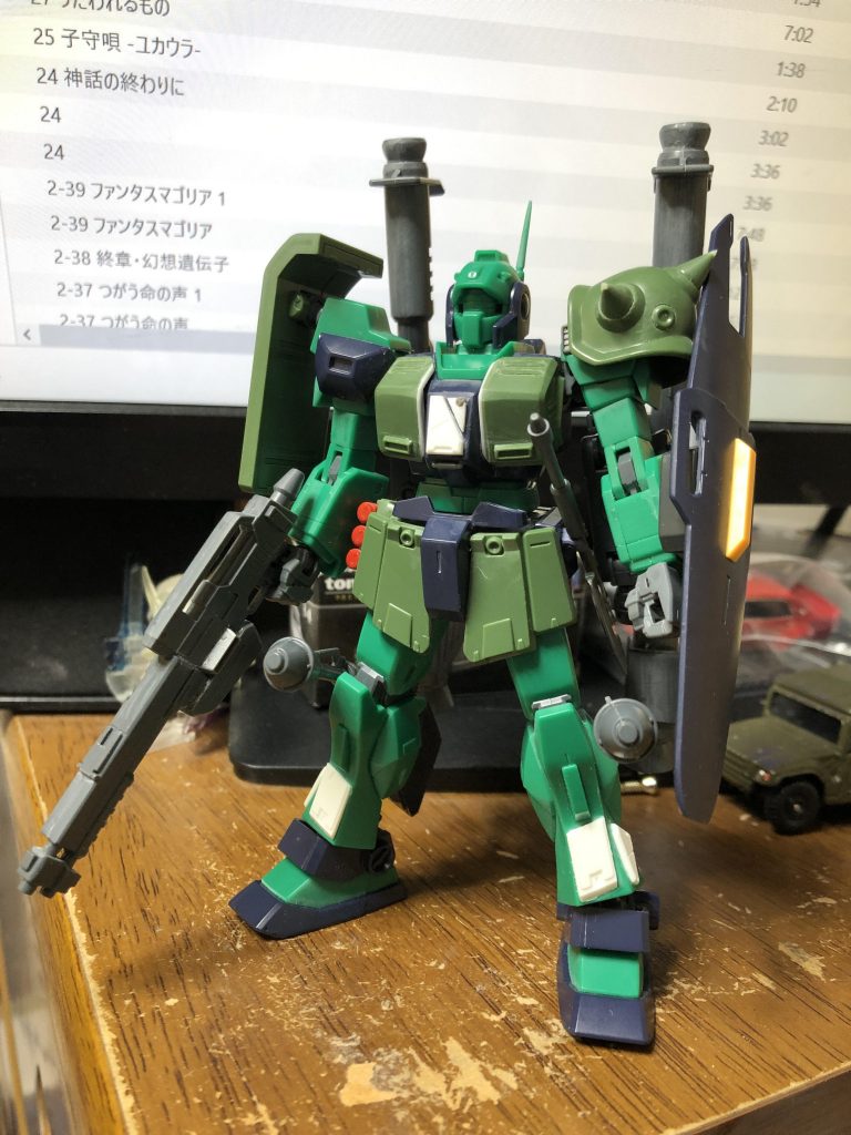 〜塗装前〜ってワケでネモ・アルフレッド機です。ネモを見てる時に何となくザクⅡ改にカラーリング似てるよなぁからスタートしてアルの年齢調べて0087ってアル18歳じゃん!これはイケる!と作りました。長文になりましたが、設定の擦り合わせと外伝の主人公として改めて戦場に立つ事を考えてやってみました。ちなみにアルがエゥーゴに入隊した時の上官が元ジオン軍人の叩き上げでサイクロプス隊とも交流がありアルの為に色々としたっていう裏設定です。ピンクエレファントを教えたのもその上官です。この話入れると長くなりすぎるので削りました😌チェーンマインはサイズ感が合わずボツにしましたwあれはジオンMSが持ってナンボですね😅それではここまでお付き合い頂き感謝しますm(_ _)m