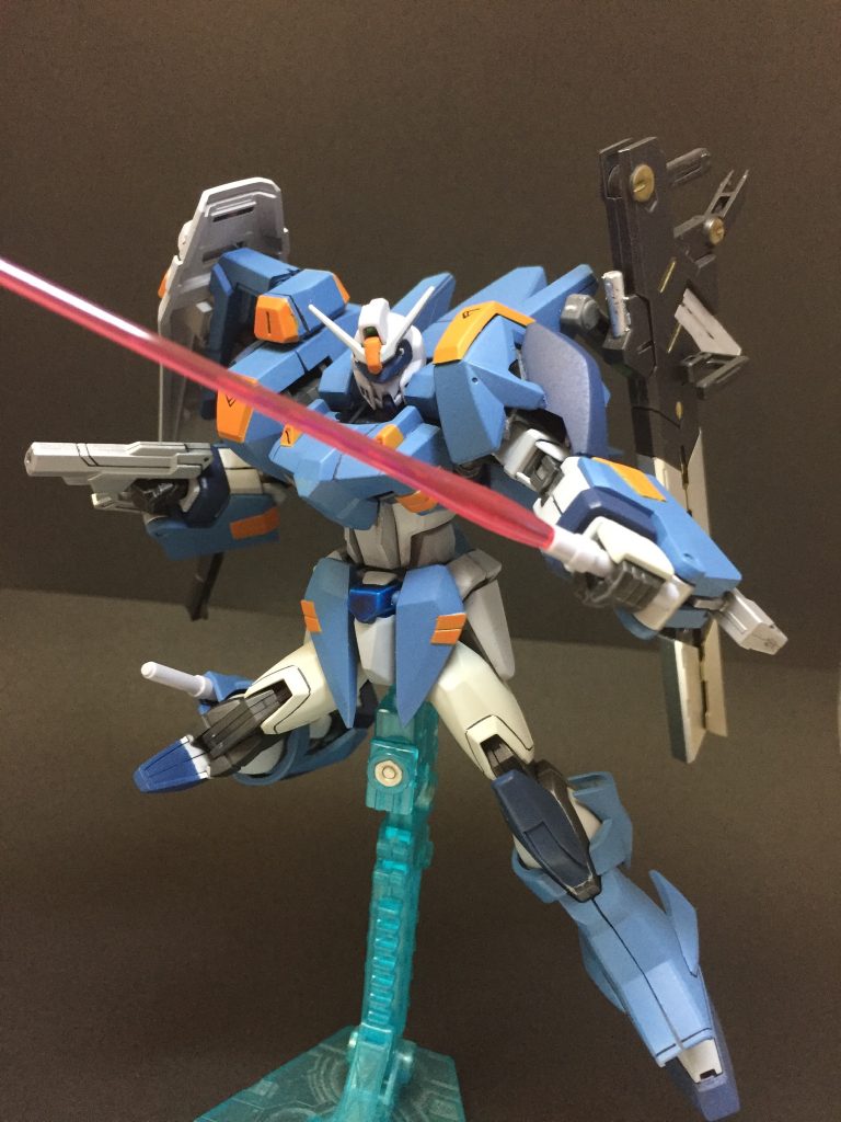 HGCEストライクをベースにしているので、可動域は問題無し