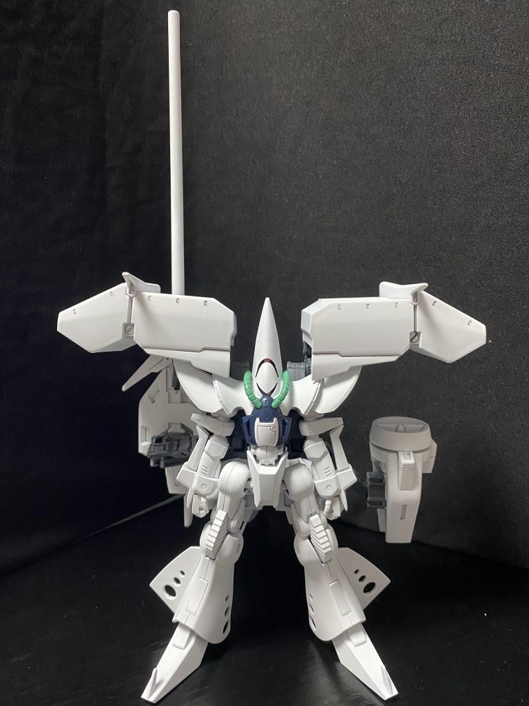 MS形態だとこんな感じ。アームを使って接続しているので、追加武器の位置は意外と自由度が高かったり。