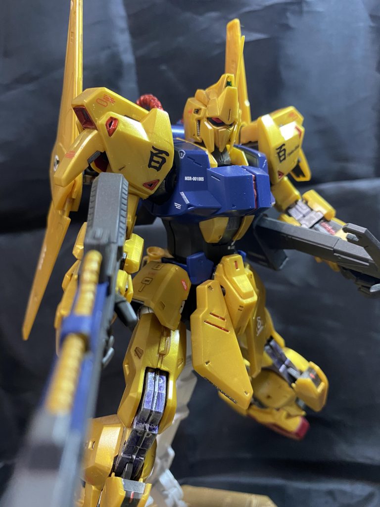 MGのフレームはシルバーのスプレーでランナー塗装!組んで行くときにガンダムマーカーのリアルタッチで色味の変化を!
